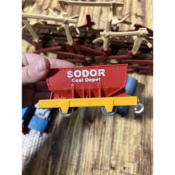 Thomas & Friends Trackmaster Railway Shake Shake Bridge With Trains - Picture 9 of 12